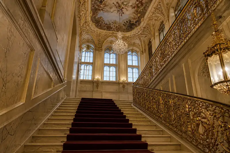 Mramorové schodiště paláce Velvet Lounge Prague
